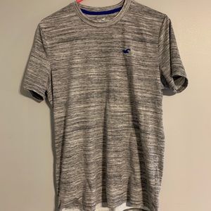 Men’s Gray Hollister Crew Neck Tee.